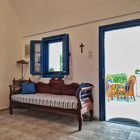 Nikolakis Traditional House In The Village. Holiday home